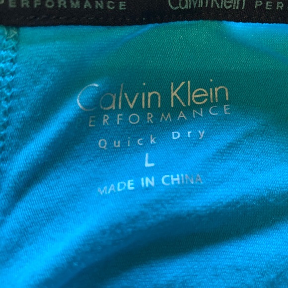 Calvin Klein performance top - Picture 2 of 4